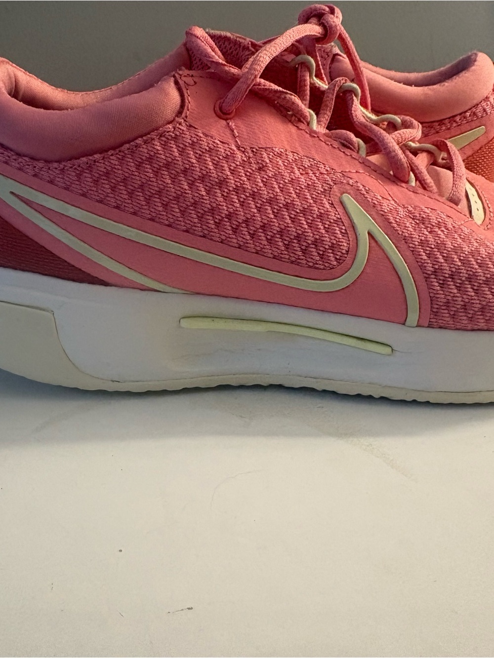 Nike Pink Women's Lightweight Running Sneakers with White Sole